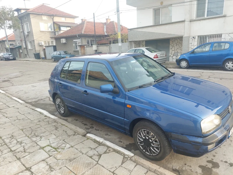 VW Golf, снимка 2 - Автомобили и джипове - 49534715