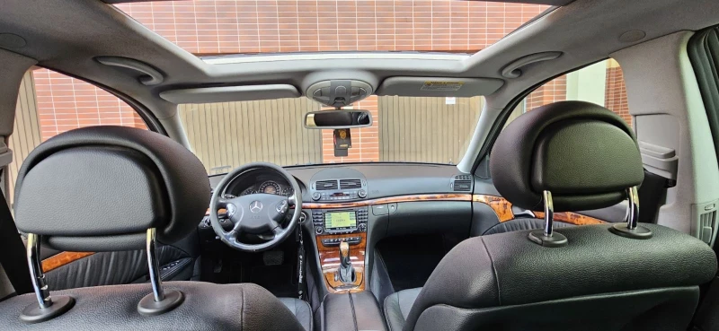 Mercedes-Benz E 500 4 Matic, снимка 13 - Автомобили и джипове - 52589412