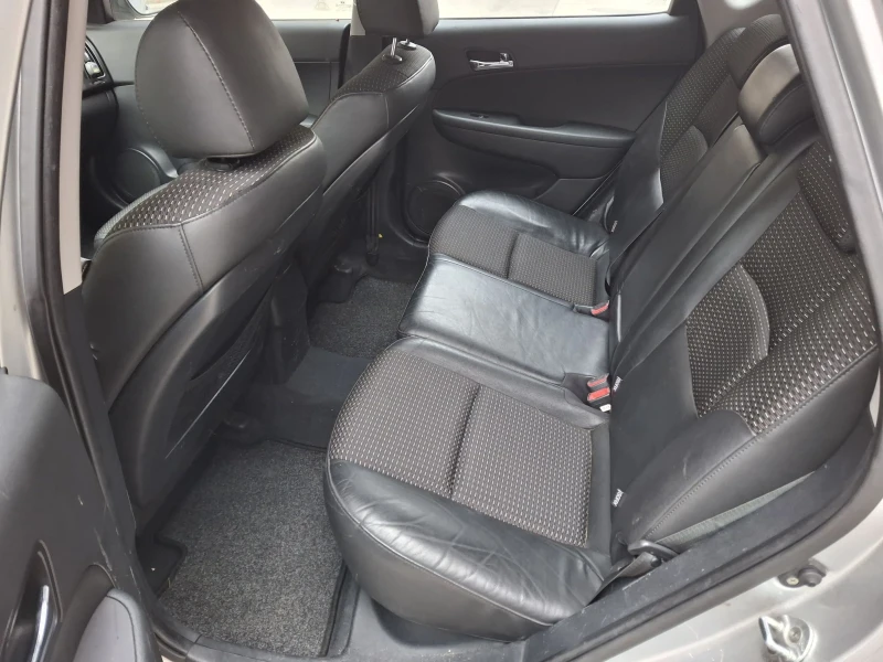 Hyundai I30 2.0 PREMIUM SWISS, снимка 11 - Автомобили и джипове - 52305383