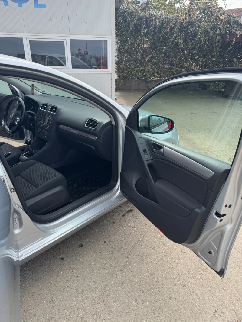 VW Golf 110 hp, снимка 8 - Автомобили и джипове - 52449185