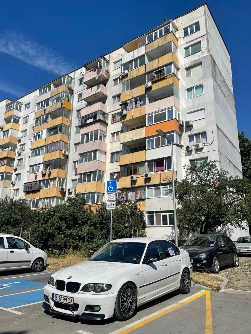 BMW 330, снимка 12 - Автомобили и джипове - 52517549