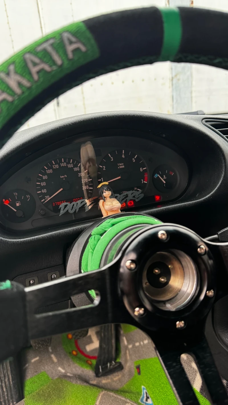 BMW 320, снимка 14 - Автомобили и джипове - 53065442