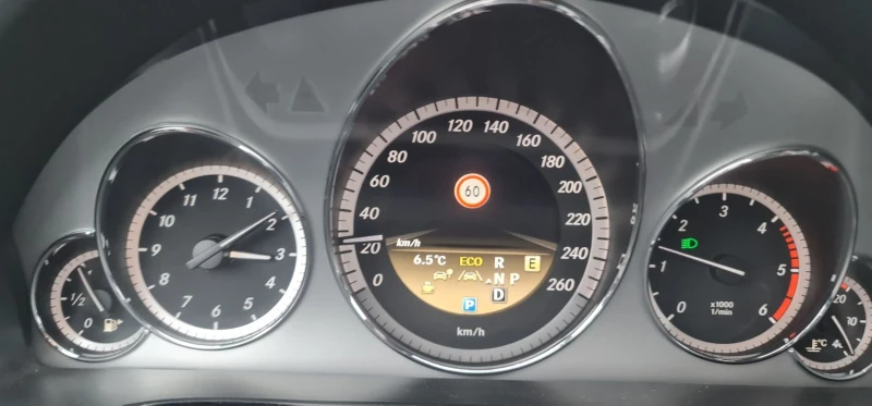 Mercedes-Benz E 350 AMG, снимка 17 - Автомобили и джипове - 53191937