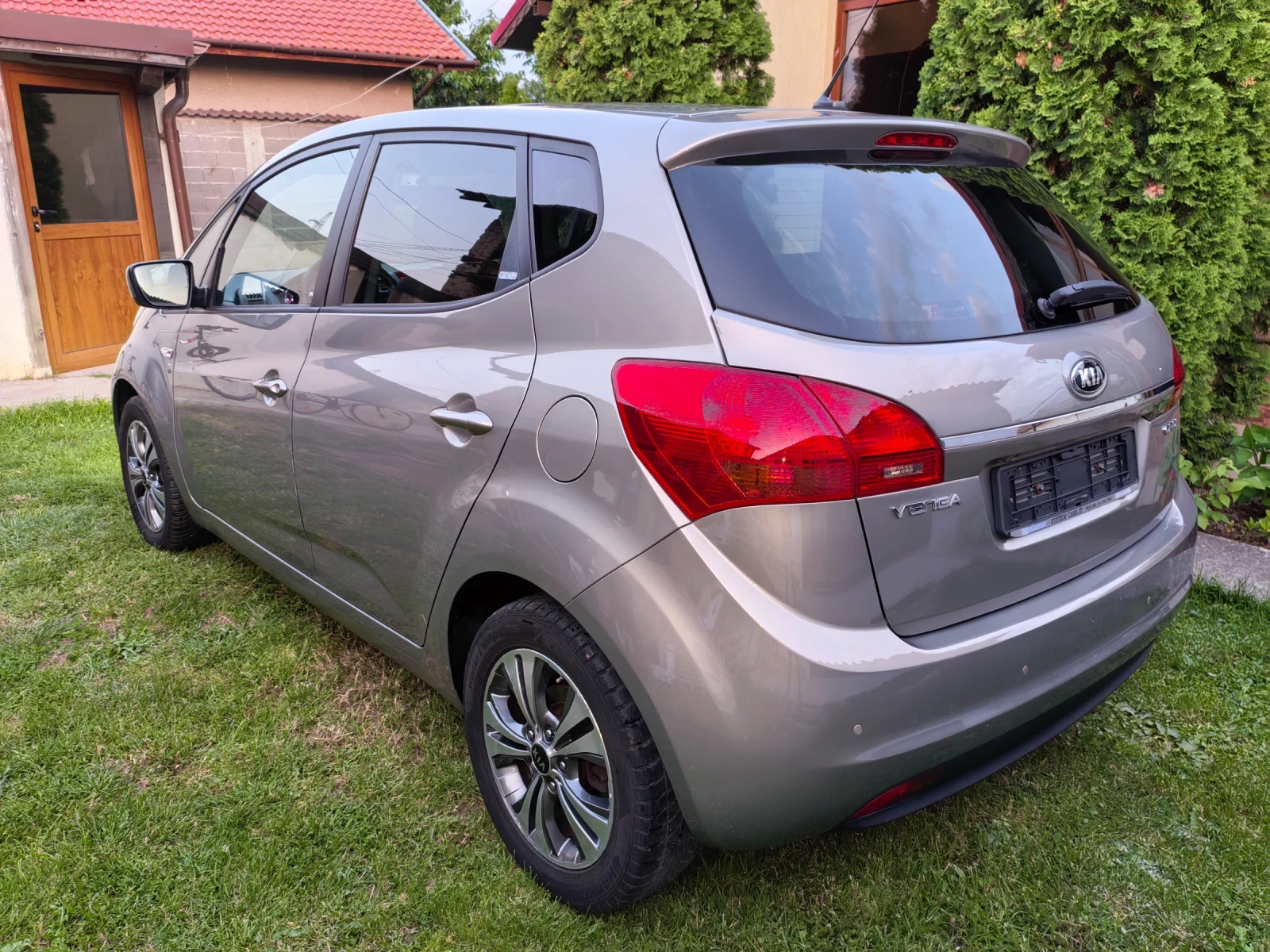 Kia Venga 1.4 CRDI Euro 6B  -  | Mobile.bg   16