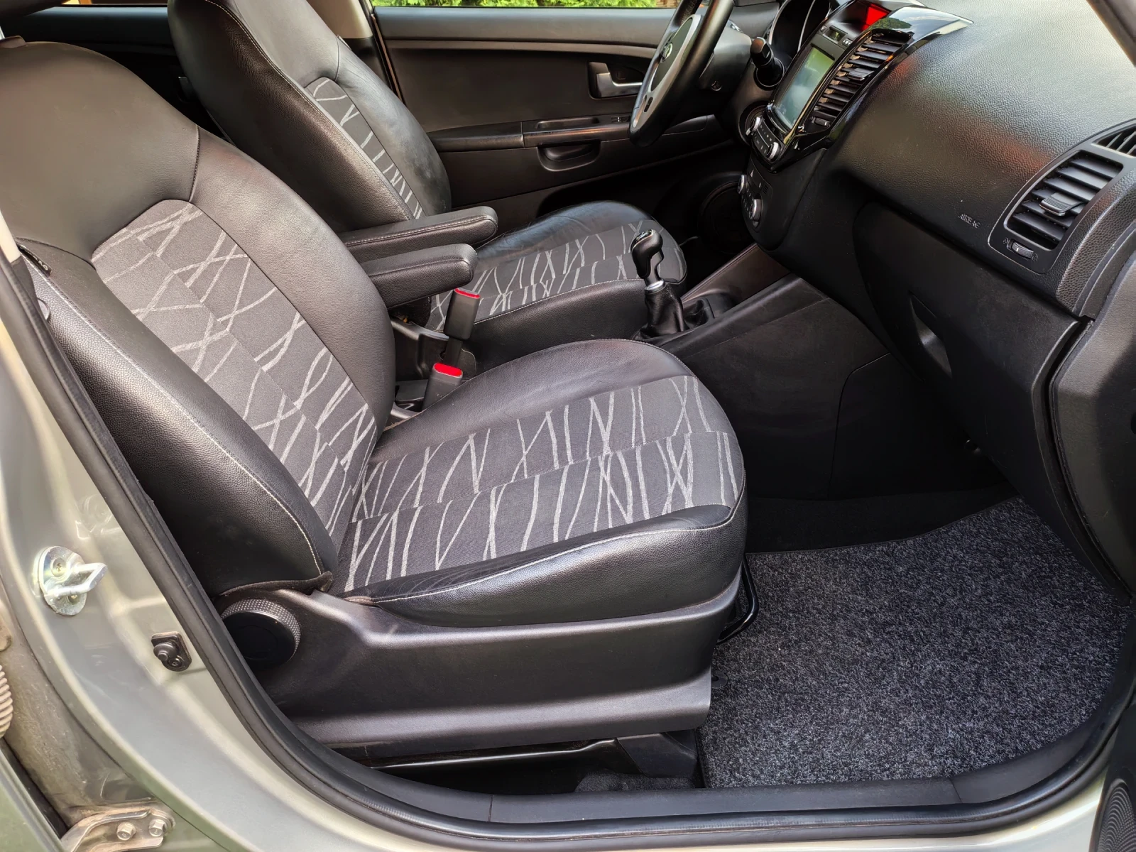 Kia Venga 1.4 CRDI Euro 6B  -  | Mobile.bg   12