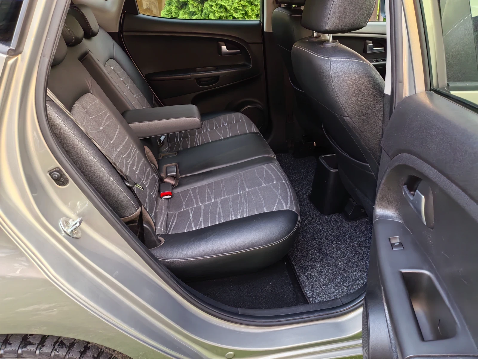 Kia Venga 1.4 CRDI Euro 6B  -  | Mobile.bg   13