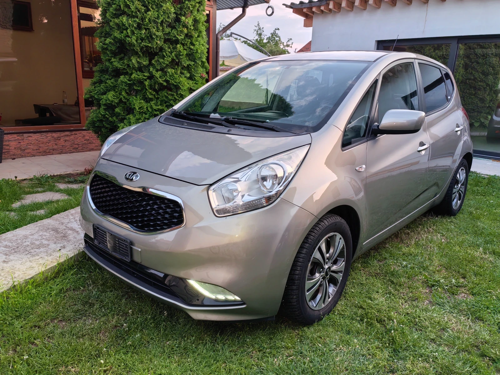 Kia Venga 1.4 CRDI Euro 6B Навигация -Камера ТОП - изображение 2