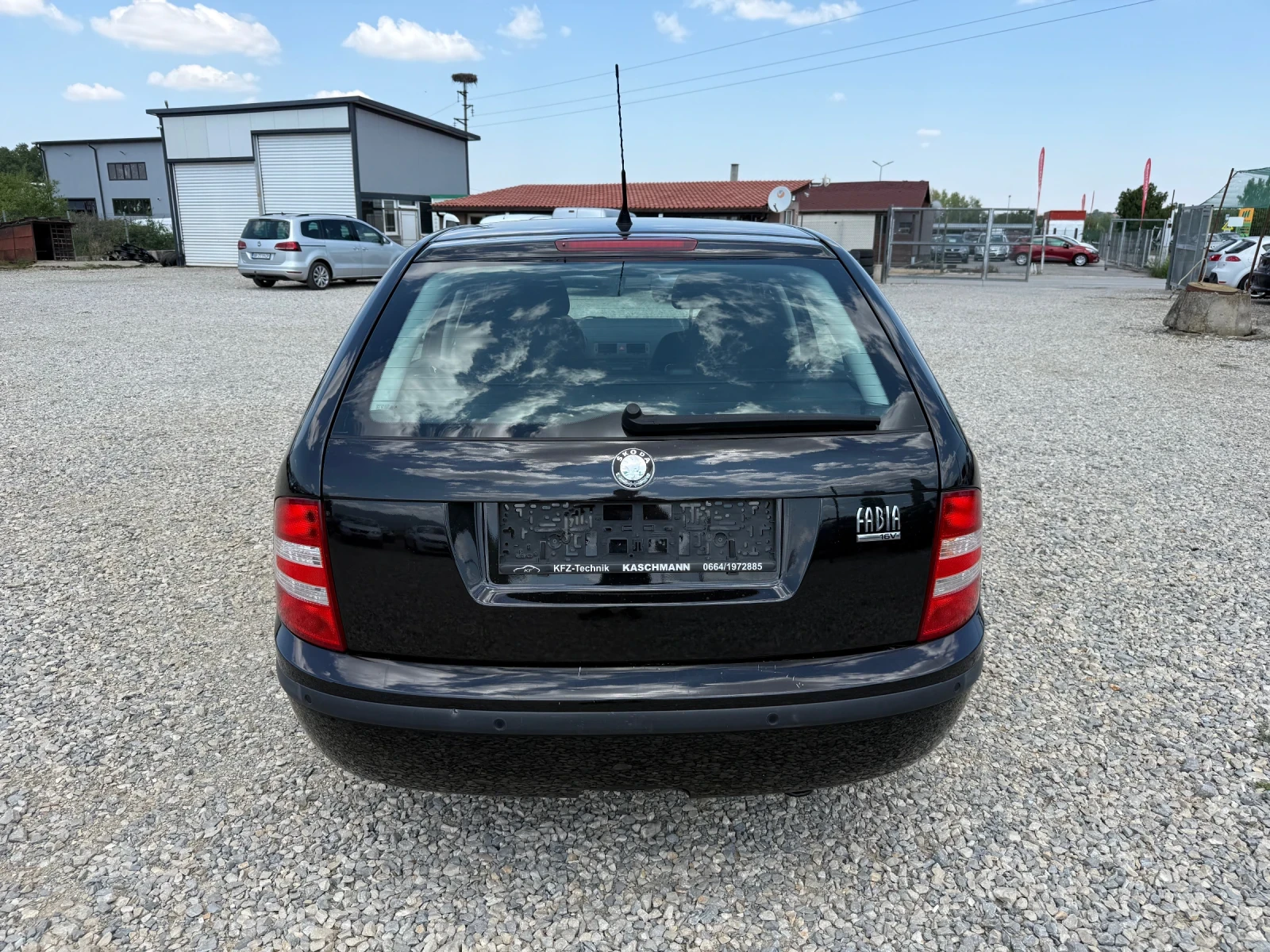 Skoda Fabia 1.4i-75PS-КЛИМАТИК - изображение 6