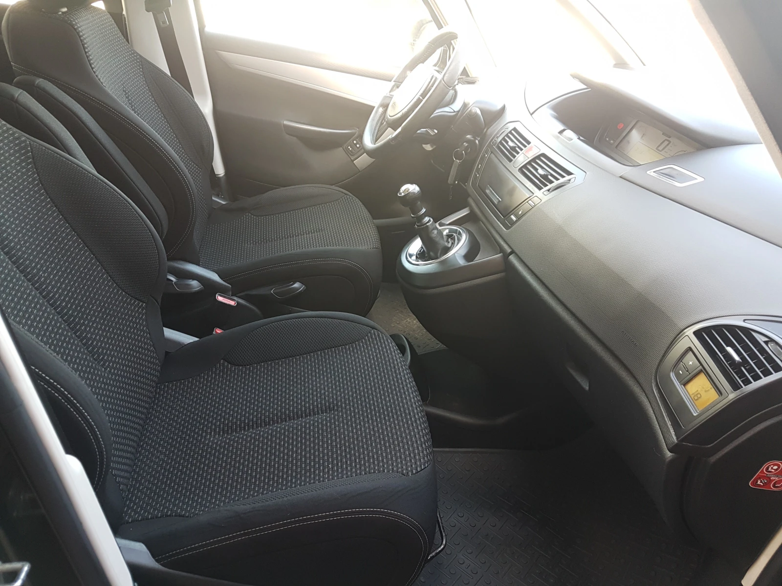 Citroen C4 Picasso 1.6HDI 112кс - изображение 9