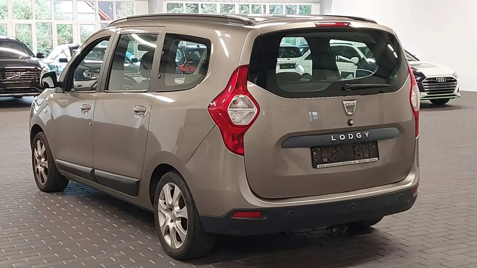 Dacia Lodgy 1.5 DCI Navi Климатик 1-Собственик 7Сед.Парктроник - изображение 3