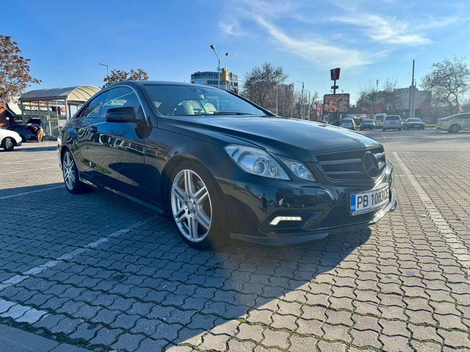 Mercedes-Benz E 350 FULL AMG HARMAN/KARDON LOGIC 7 - изображение 6