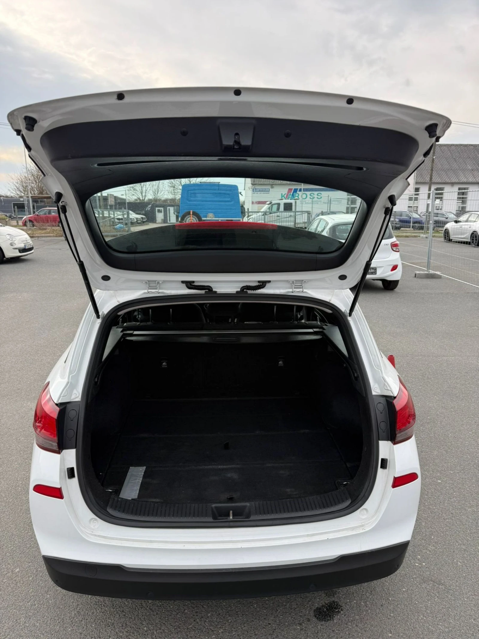 Hyundai I30 1.6 CRDI 110 , снимка 6 - Автомобили и джипове - 53977376