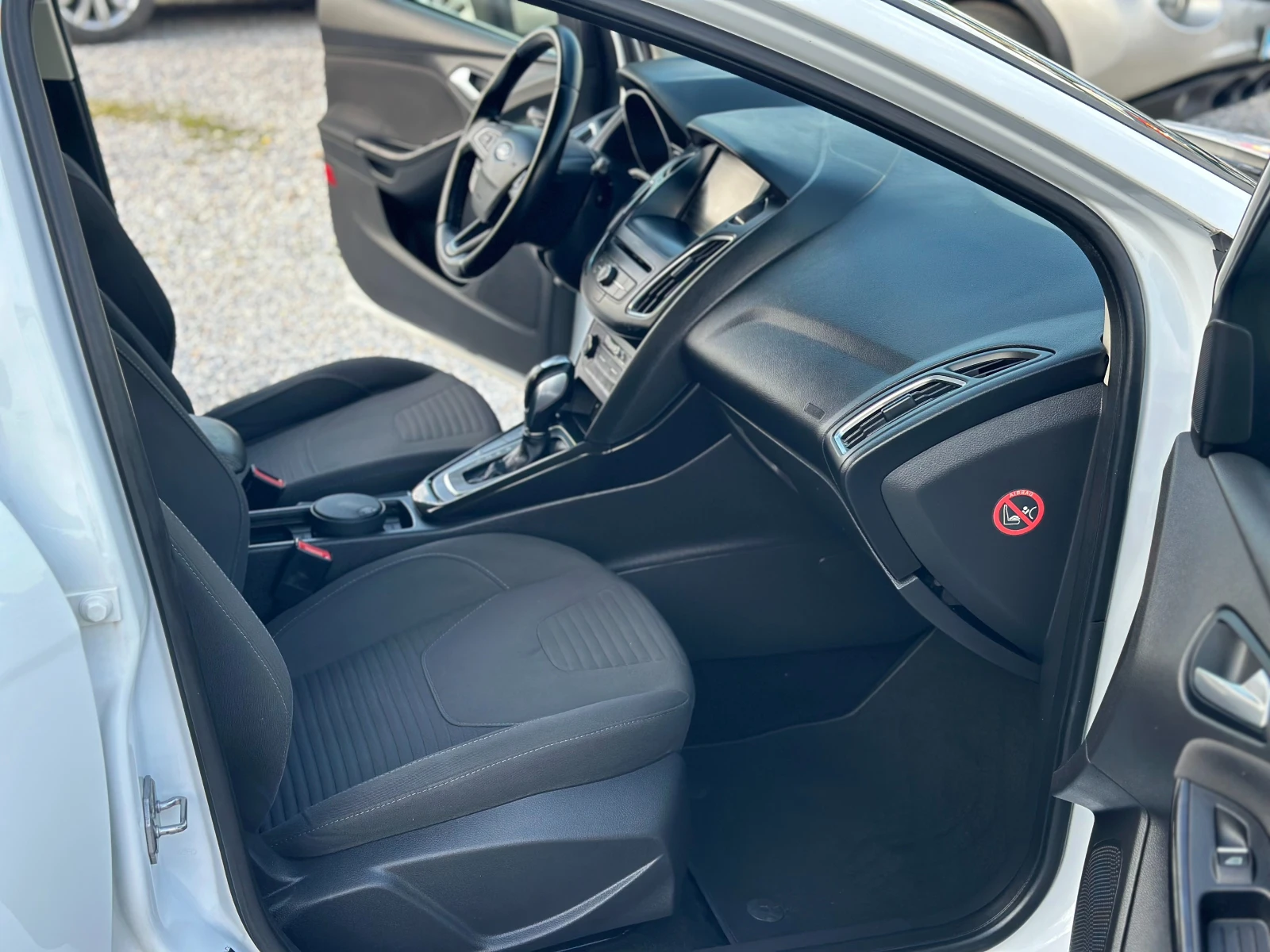 Ford Focus 1.5TDCI* NAVI, снимка 8 - Автомобили и джипове - 53993391