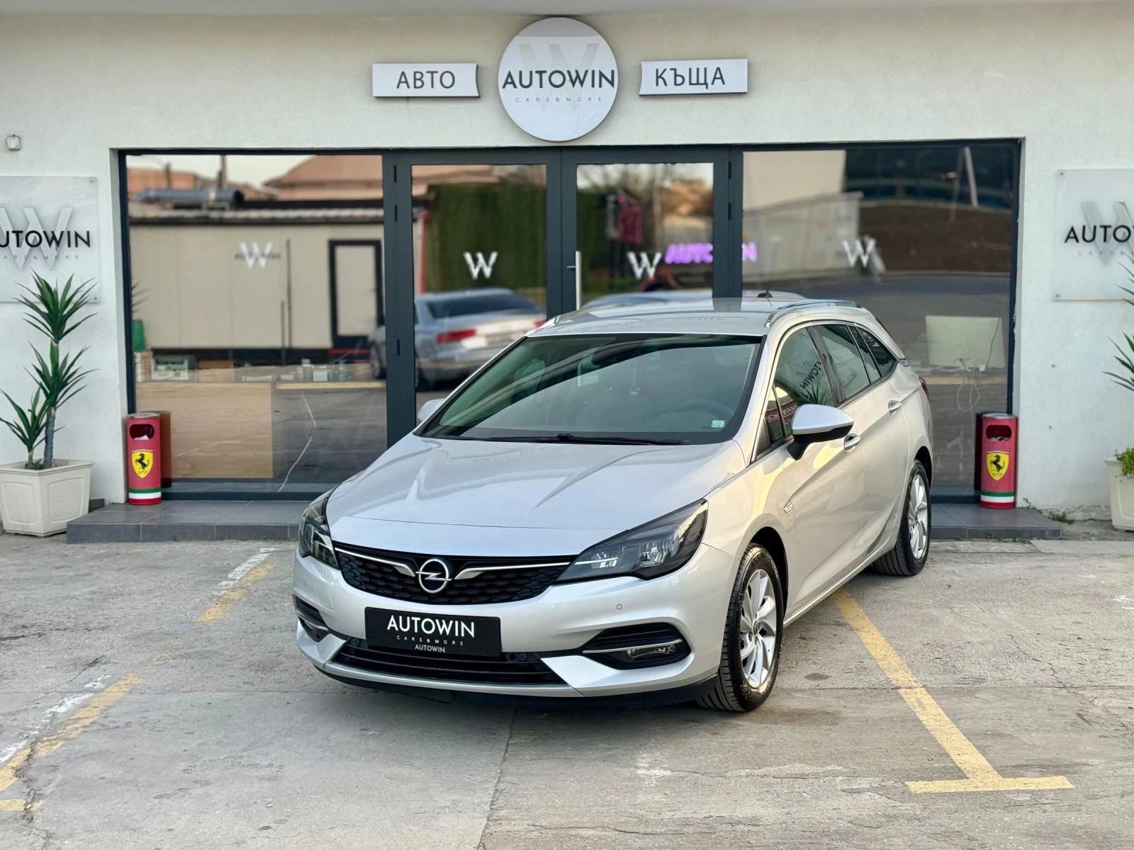 Opel Astra 1.2 Turbo Sports Tourer, снимка 4 - Автомобили и джипове - 54236746