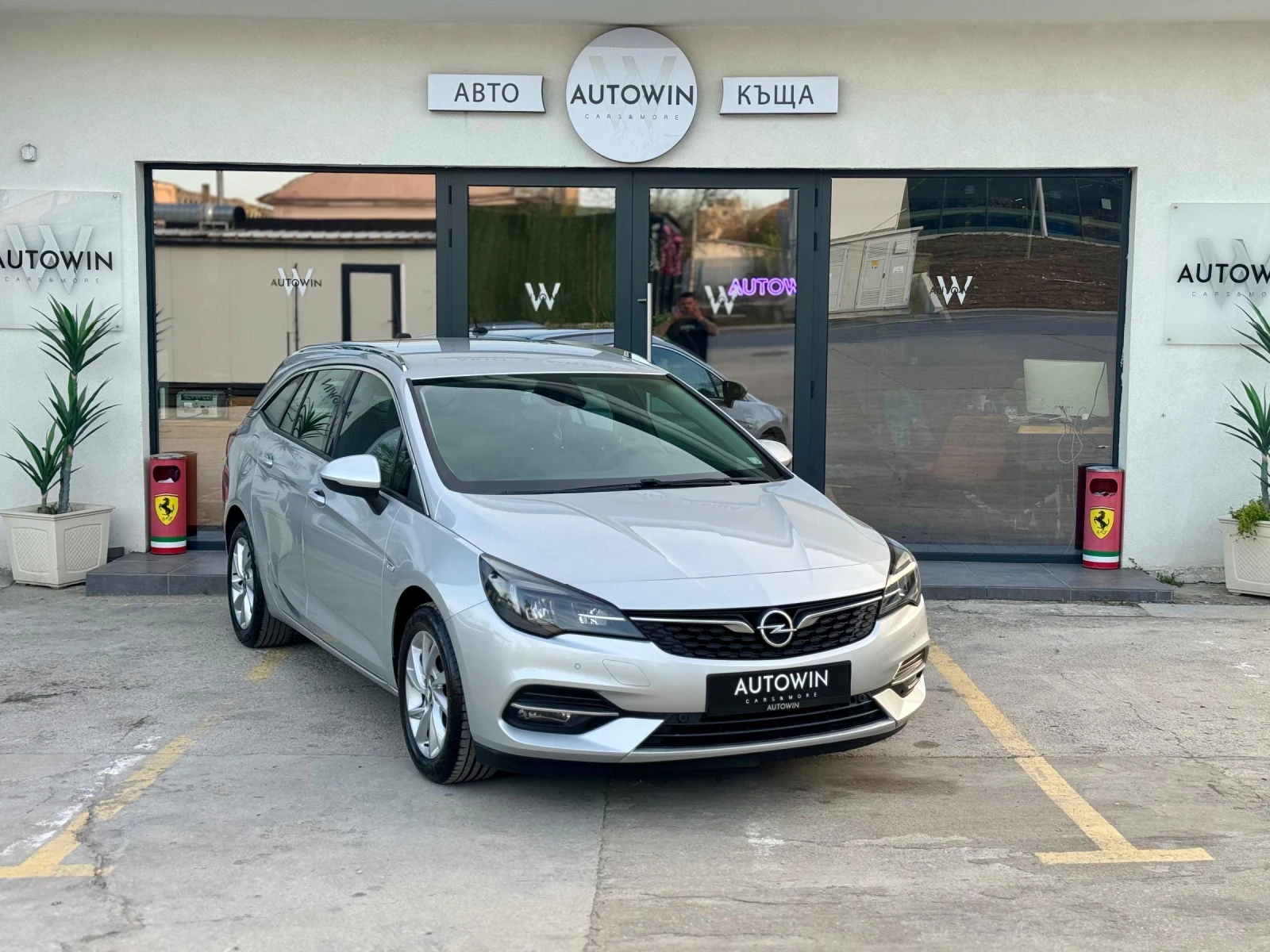 Opel Astra 1.2 Turbo Sports Tourer, снимка 2 - Автомобили и джипове - 54236746