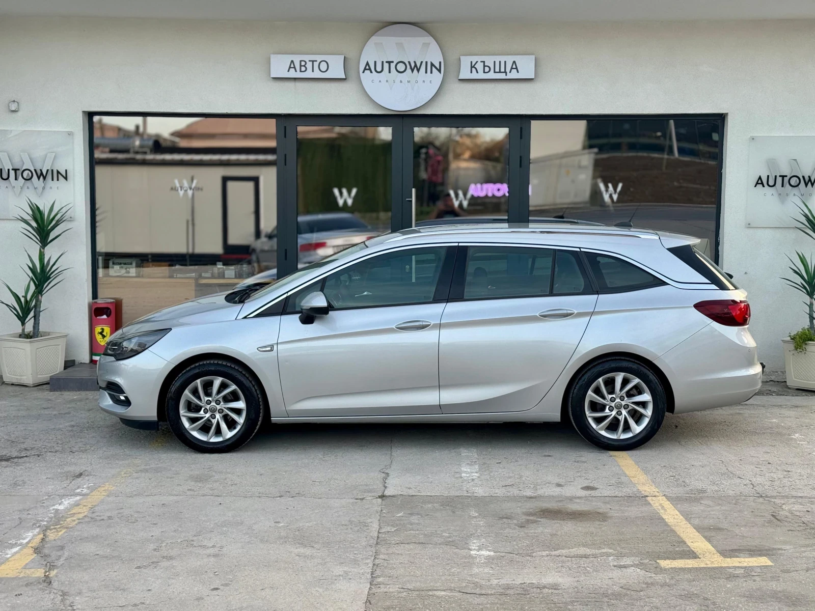 Opel Astra 1.2 Turbo Sports Tourer, снимка 9 - Автомобили и джипове - 54236746