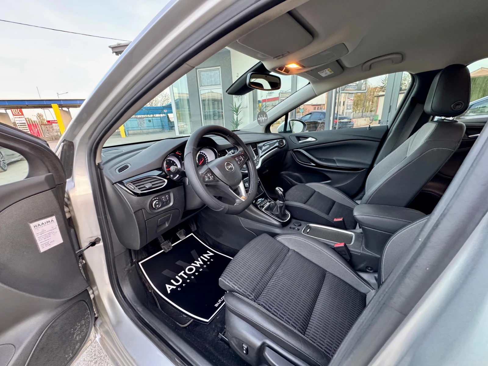 Opel Astra 1.2 Turbo Sports Tourer, снимка 10 - Автомобили и джипове - 54236746