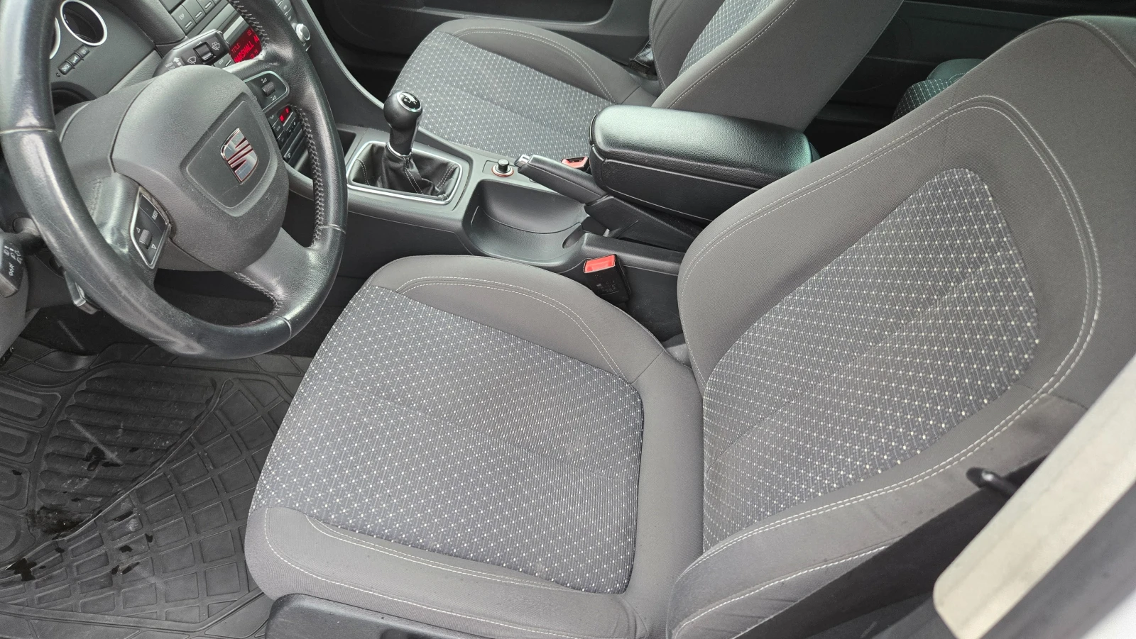 Seat Exeo, снимка 10 - Автомобили и джипове - 54644086