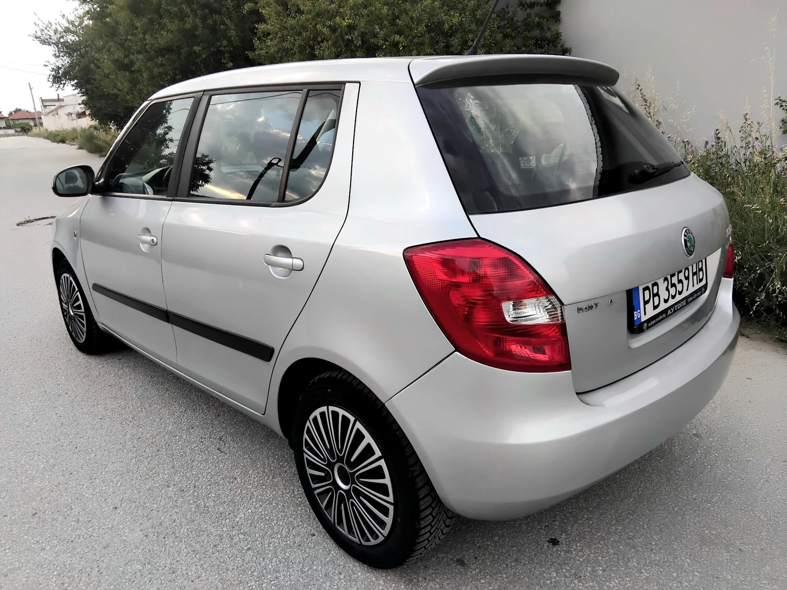 Skoda Fabia 1.2i.65.ВЕРИГА+ КЛИМА + ГАЗОВ ИНЖЕКЦИОН. 2012г, снимка 7 - Автомобили и джипове - 54853169