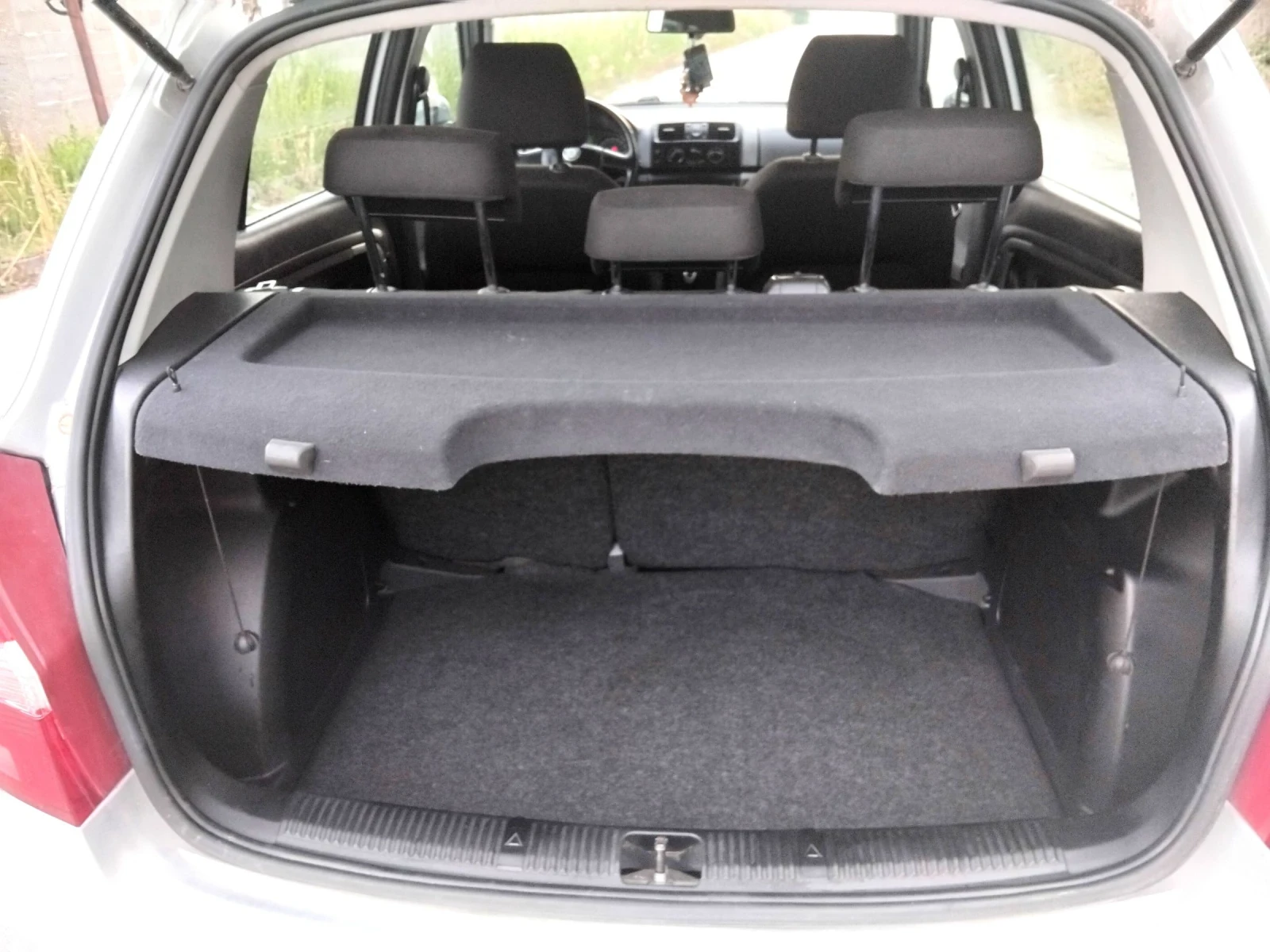 Skoda Fabia 1.2i.65.ВЕРИГА+ КЛИМА + ГАЗОВ ИНЖЕКЦИОН. 2012г, снимка 16 - Автомобили и джипове - 54853169