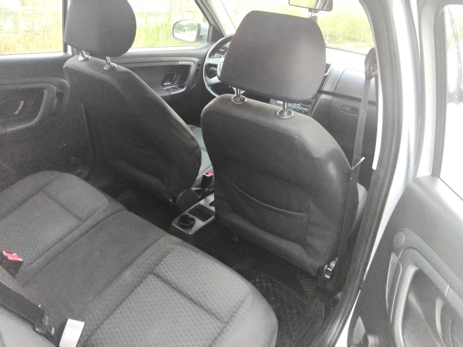Skoda Fabia 1.2i.65.ВЕРИГА+ КЛИМА + ГАЗОВ ИНЖЕКЦИОН. 2012г, снимка 15 - Автомобили и джипове - 54853169