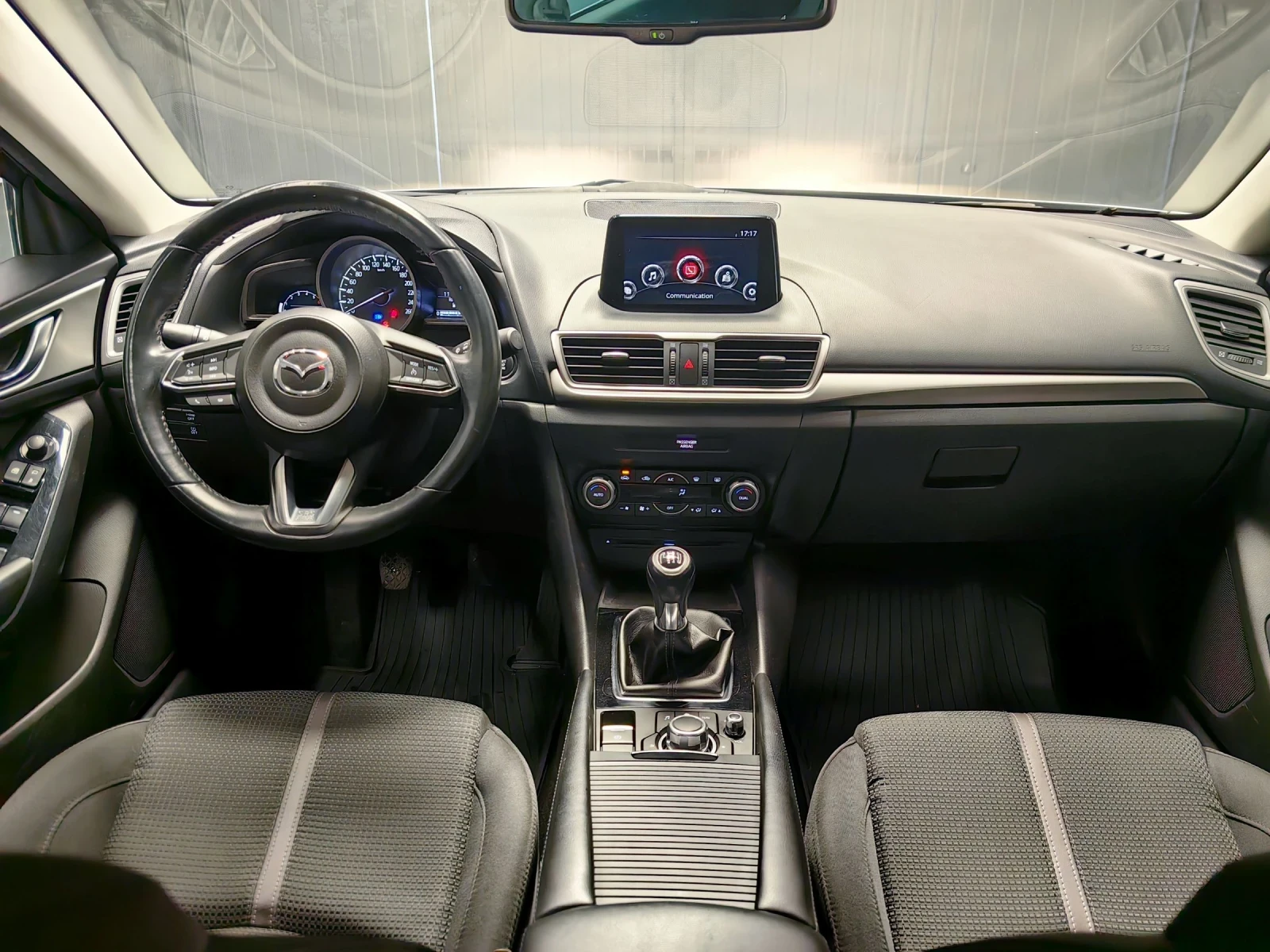 Mazda 3 1.5d* KEYLESS* SKYACTIVE* ТЕМПОМАТ* ЛИЗИНГ* НАВИ* , снимка 6 - Автомобили и джипове - 55240393