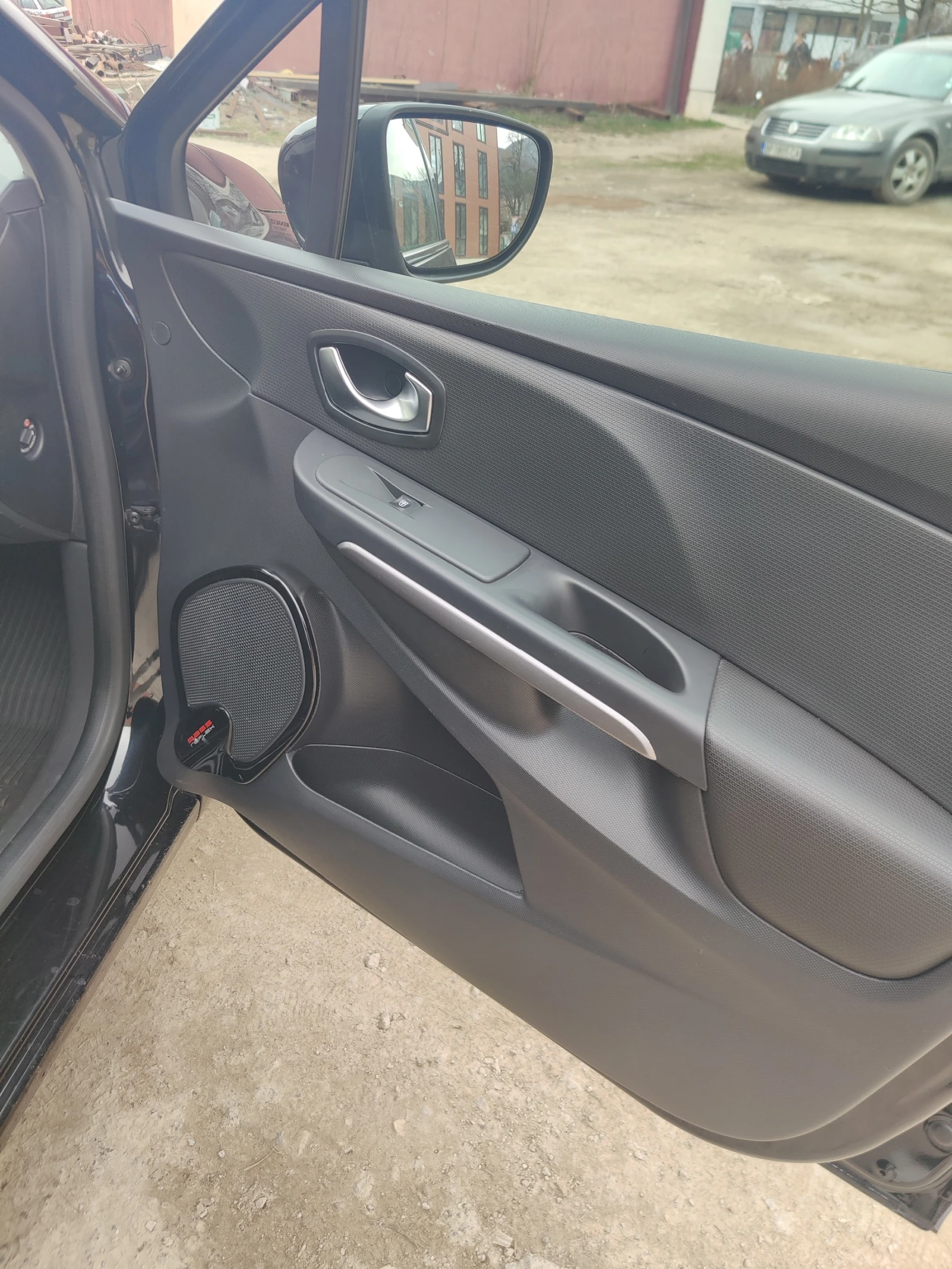 Renault Clio 0.9 TCe 90 к.с., снимка 14 - Автомобили и джипове - 55568758