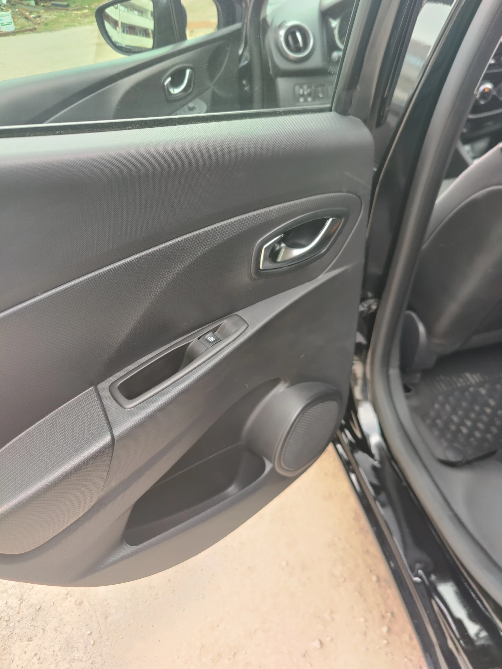 Renault Clio 0.9 TCe 90 к.с., снимка 11 - Автомобили и джипове - 55568758