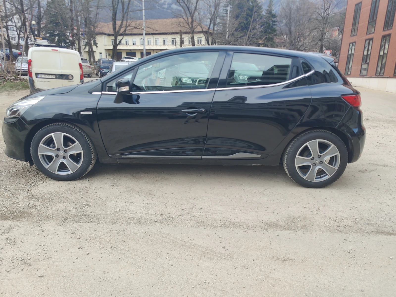 Renault Clio 0.9 TCe 90 к.с., снимка 2 - Автомобили и джипове - 55568758
