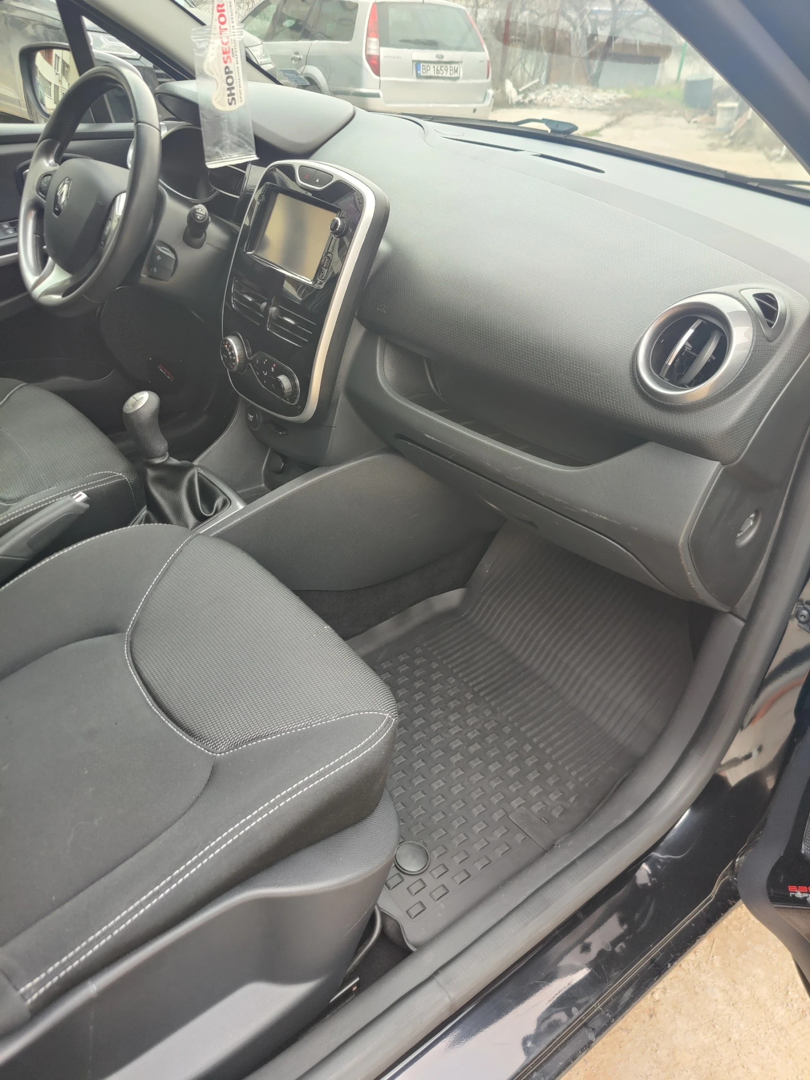 Renault Clio 0.9 TCe 90 к.с., снимка 15 - Автомобили и джипове - 55568758