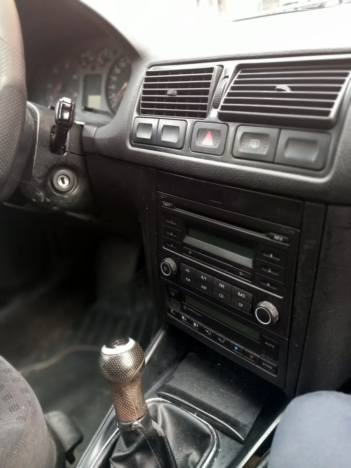 VW Golf 4, снимка 6 - Автомобили и джипове - 56440225