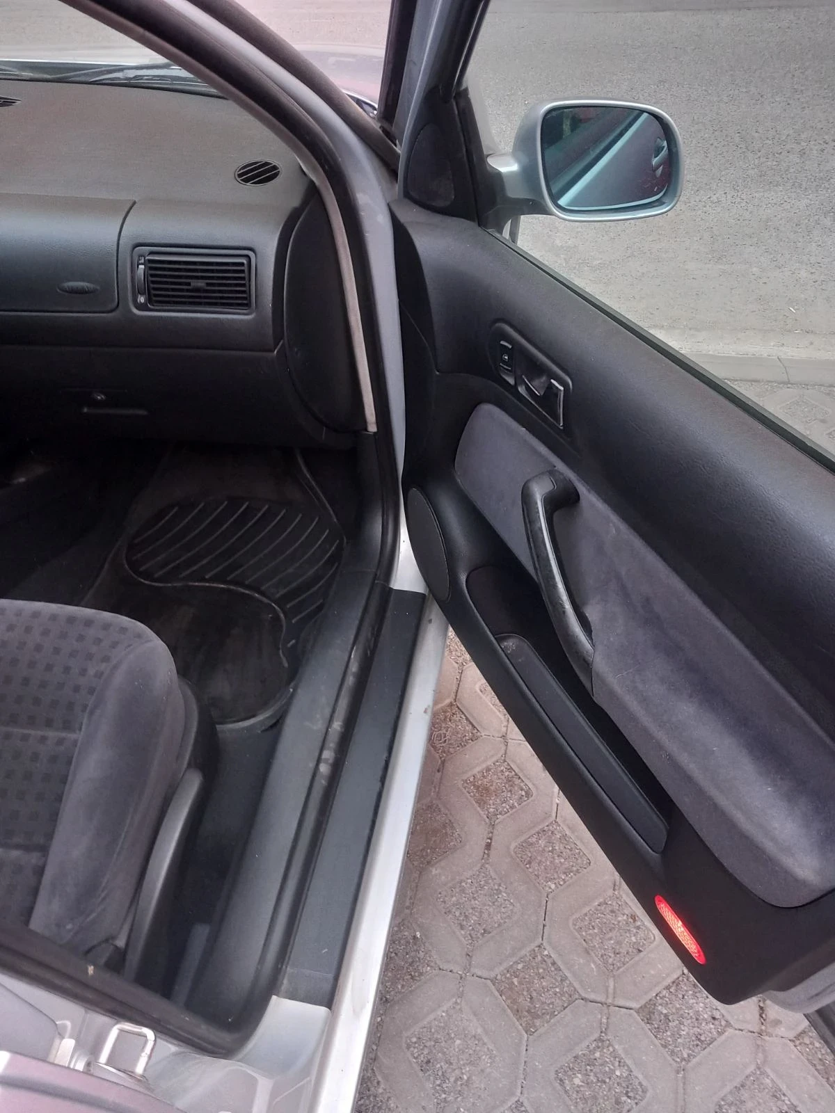 VW Golf 4, снимка 11 - Автомобили и джипове - 56440225