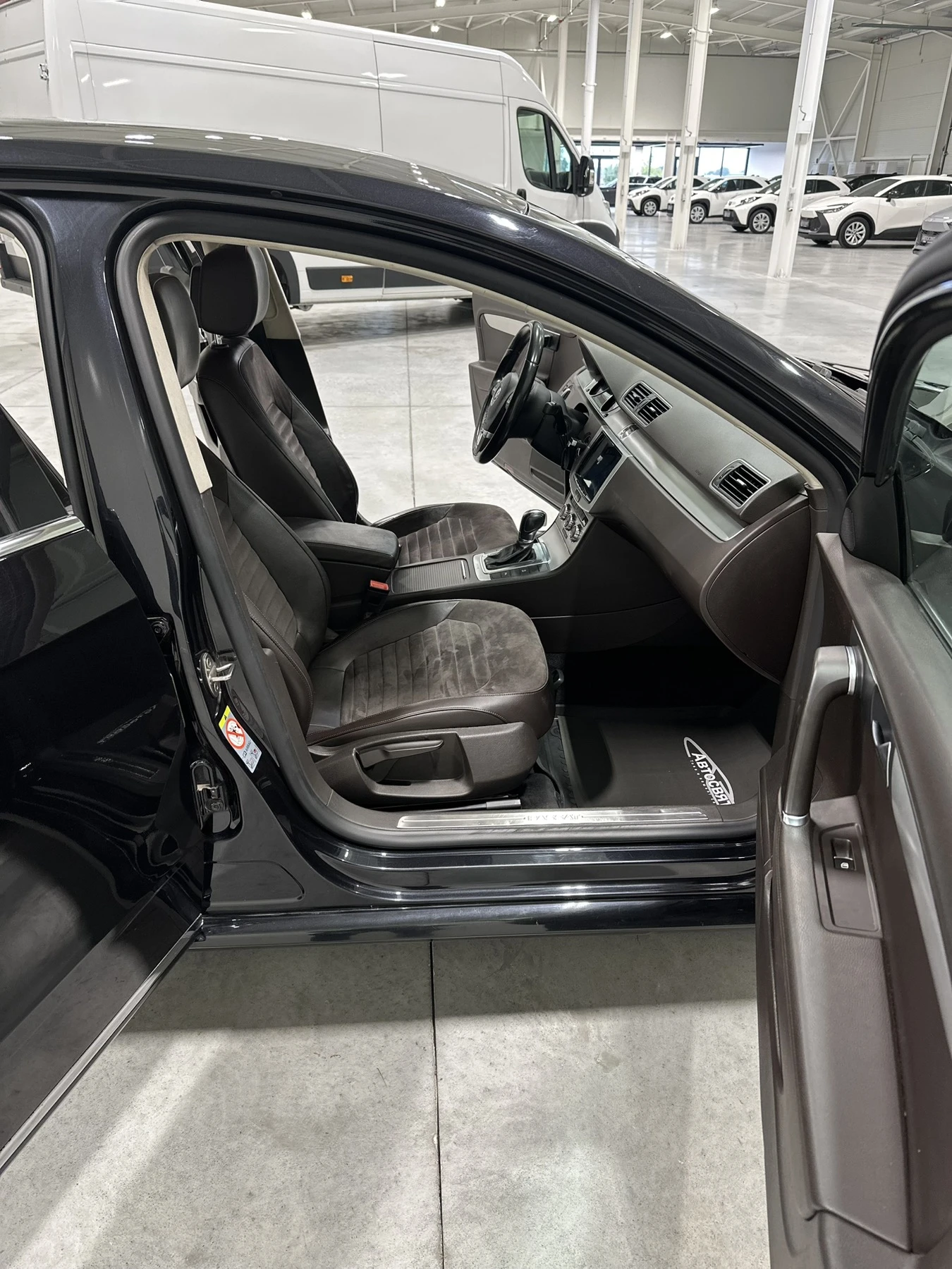 VW Passat, снимка 11 - Автомобили и джипове - 56738480