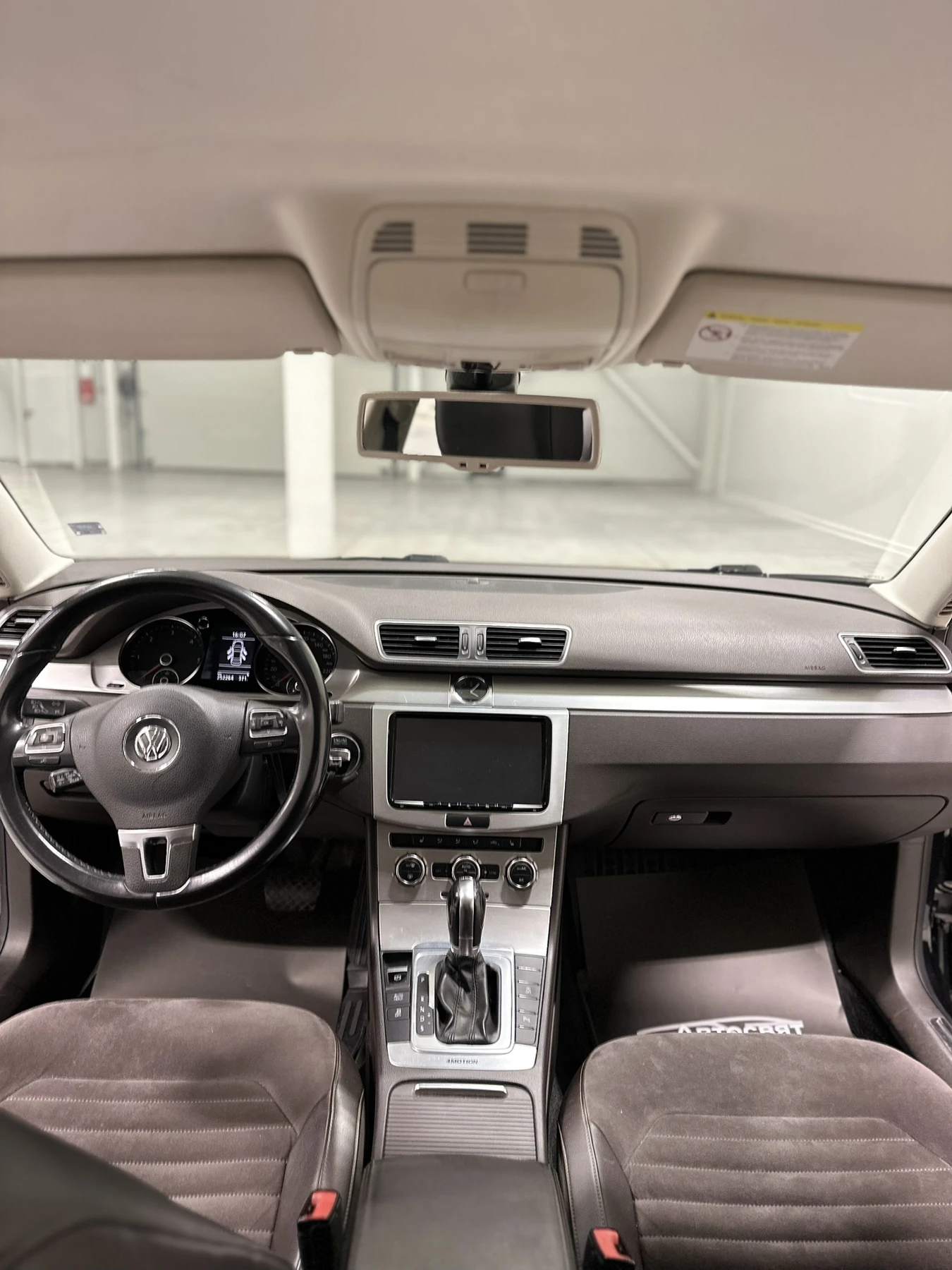 VW Passat, снимка 15 - Автомобили и джипове - 56738480