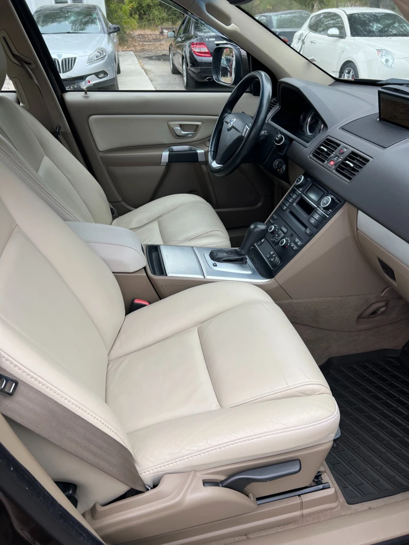 Volvo Xc90 D5 | 4x4 | Momentum | NAVI | ПЕЧКА, снимка 11 - Автомобили и джипове - 51528066