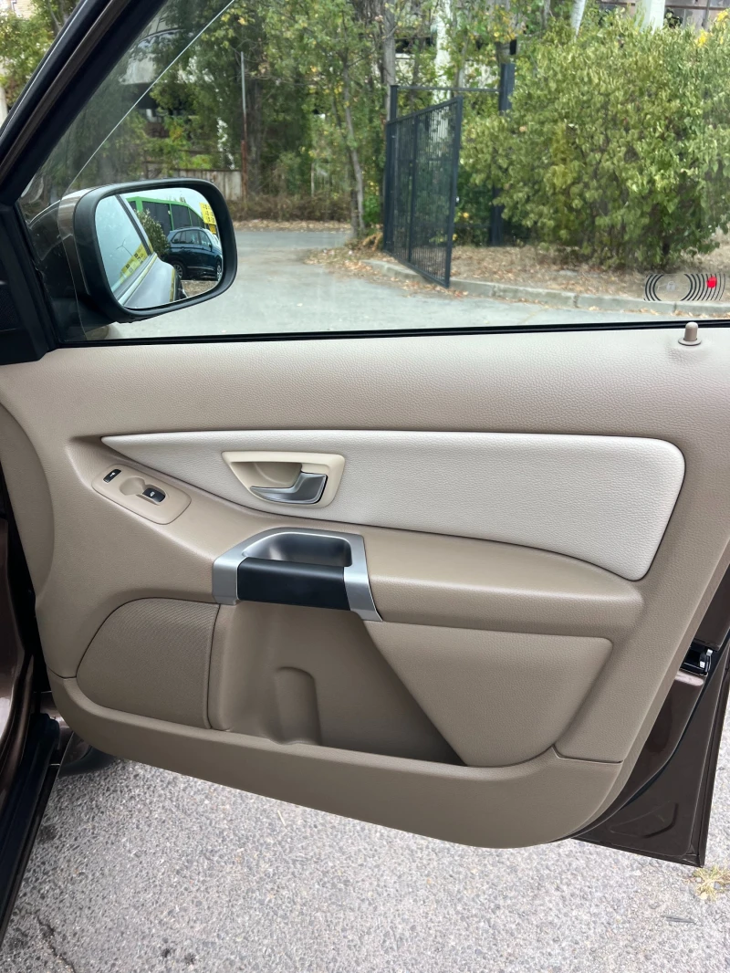 Volvo Xc90 D5 | 4x4 | Momentum | NAVI | ПЕЧКА, снимка 16 - Автомобили и джипове - 51528066