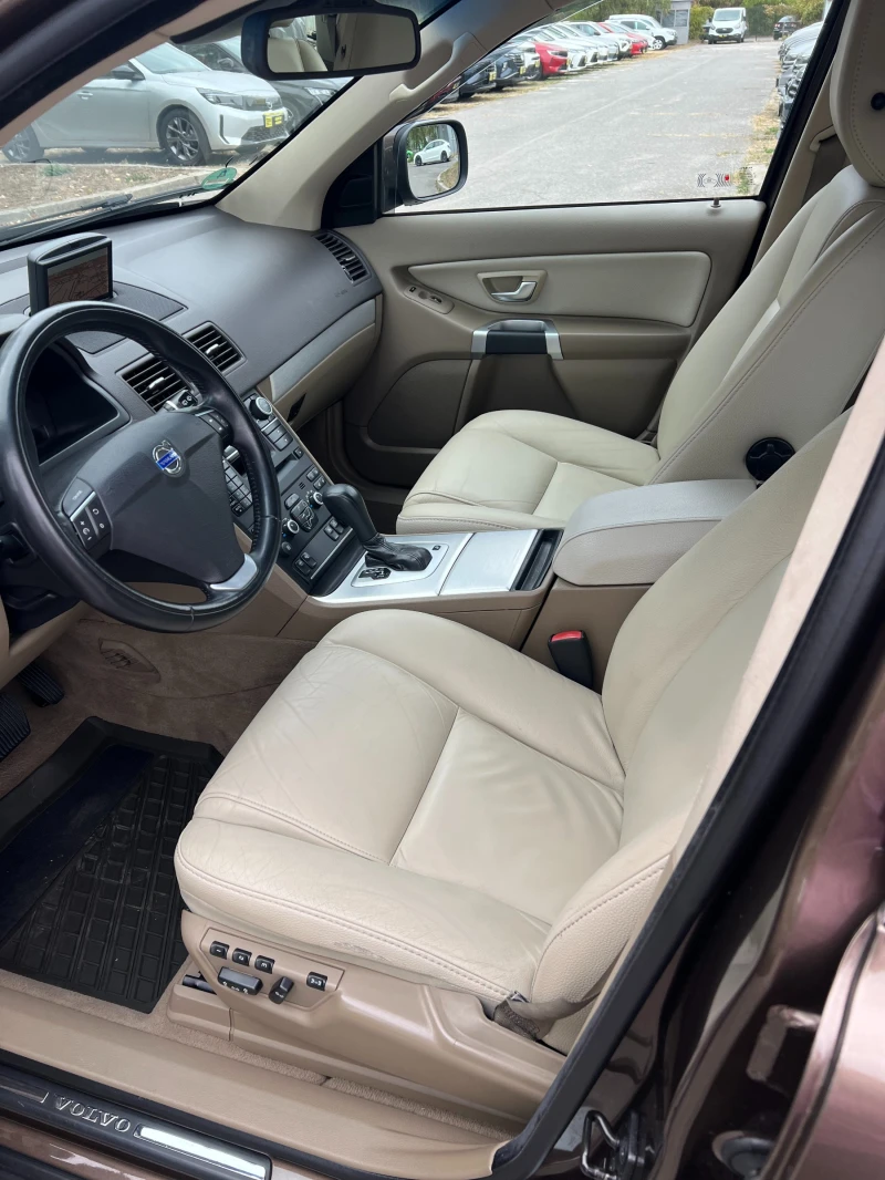Volvo Xc90 D5 | 4x4 | Momentum | NAVI | ПЕЧКА, снимка 9 - Автомобили и джипове - 51528066