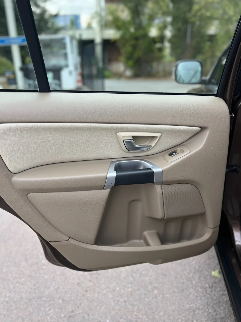 Volvo Xc90 D5 | 4x4 | Momentum | NAVI | ПЕЧКА, снимка 15 - Автомобили и джипове - 51528066