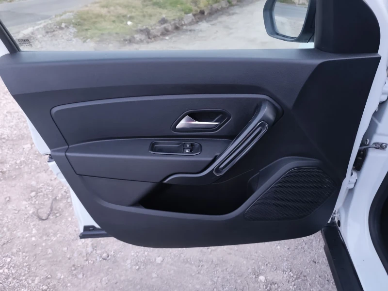 Dacia Duster 1.5 DCI 115 , снимка 7 - Автомобили и джипове - 52316413
