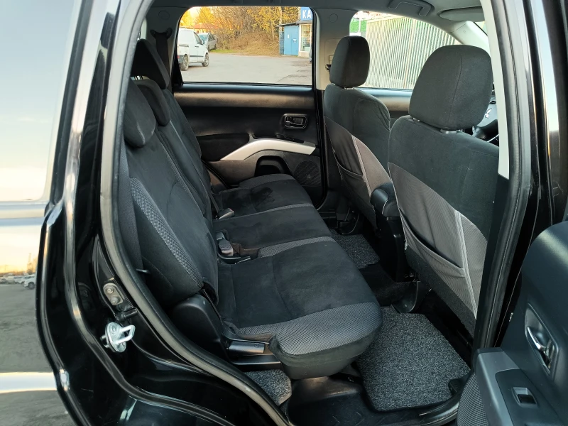 Mitsubishi Outlander 2.2 DiD* 4X4* 6+ 1* НОВ ВНОС* , снимка 15 - Автомобили и джипове - 52421850