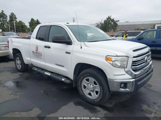 Toyota Tundra  SR5 5.7L V8 | РЕАЛНИ КИЛОМЕТРИ | CARFAX!, снимка 1 - Автомобили и джипове - 47927213