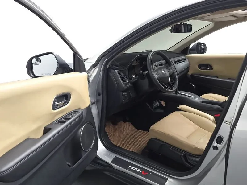 Honda Hr-v 1.8, снимка 10 - Автомобили и джипове - 55352227