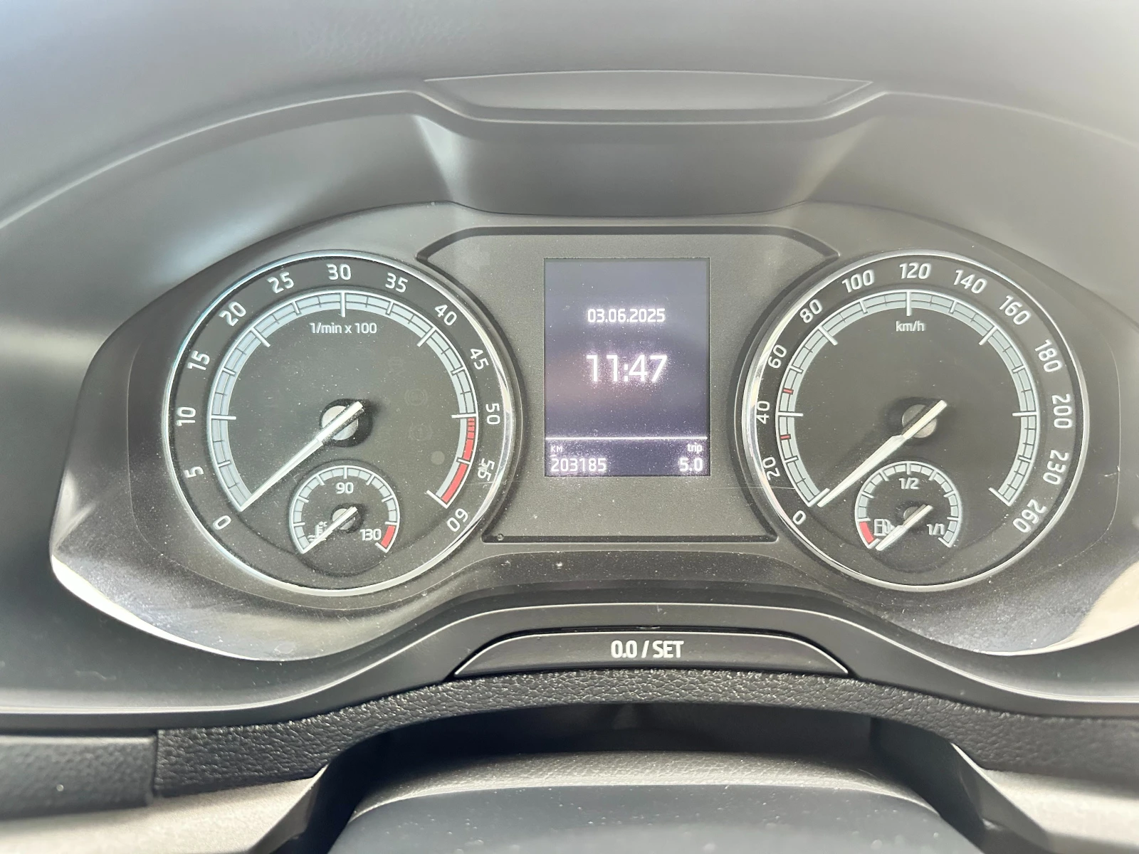Skoda Karoq 2.0TDI Automatic Euro6D - изображение 10