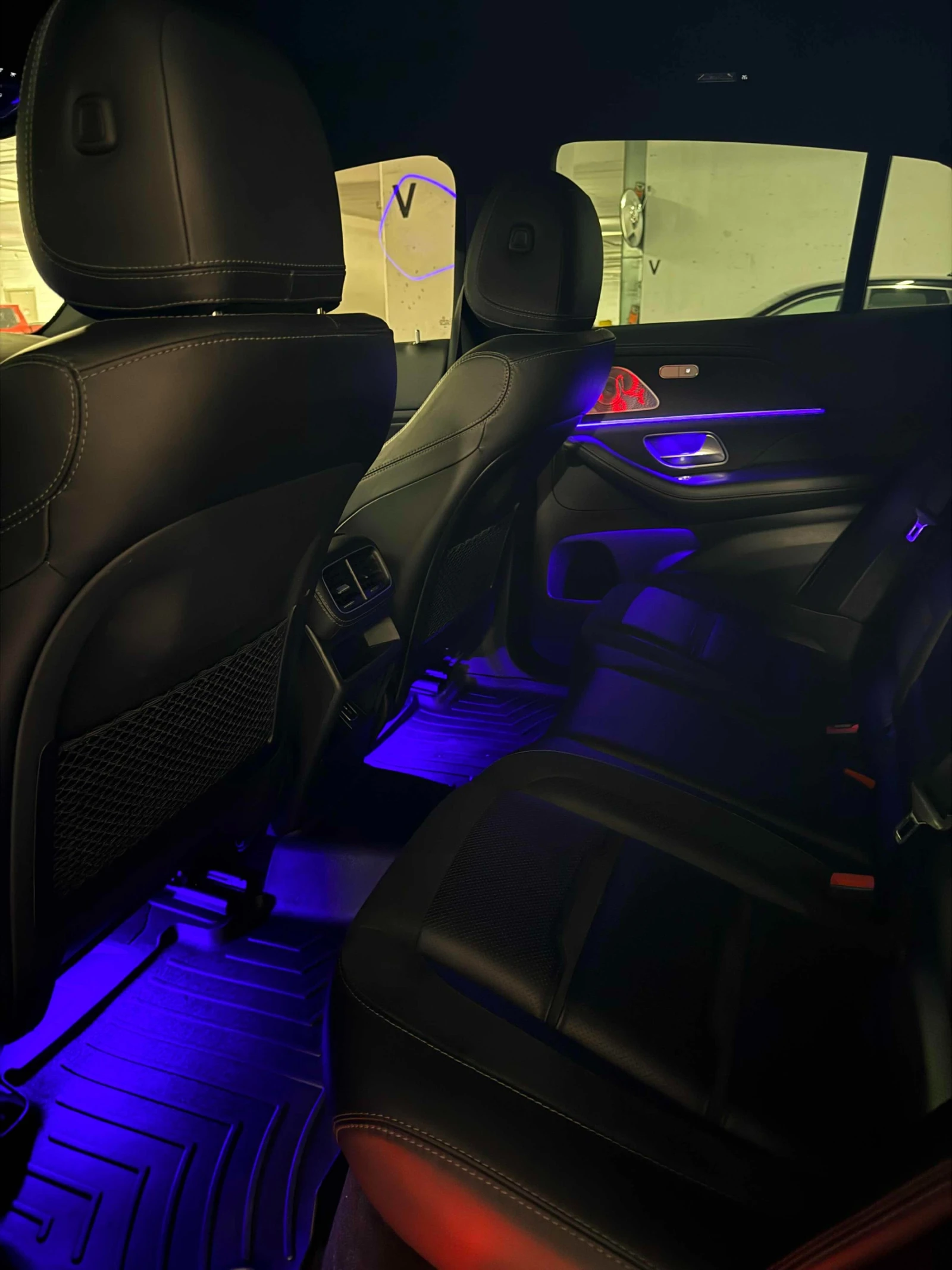 Mercedes-Benz GLE 53 AMG * * CARFAX * * АВТО КРЕДИТ * * , снимка 11 - Автомобили и джипове - 53940054