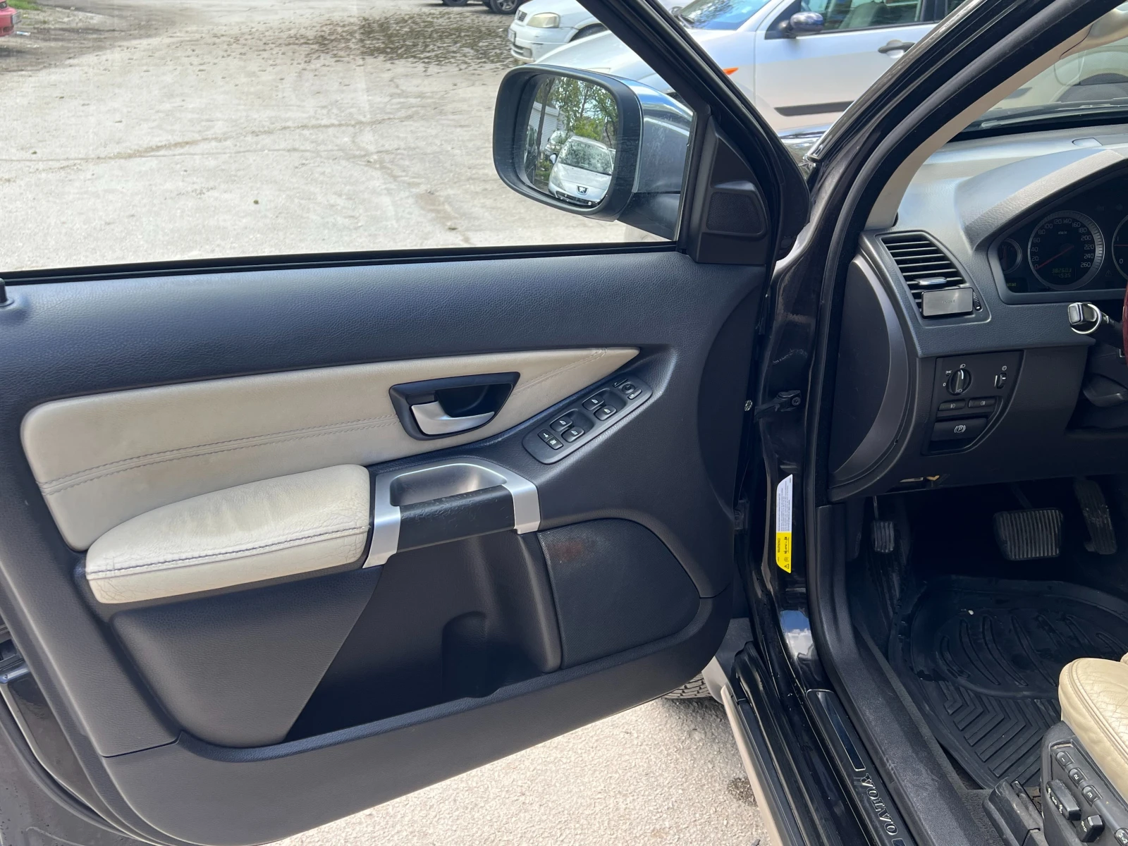 Volvo Xc90 D5, снимка 8 - Автомобили и джипове - 54636600