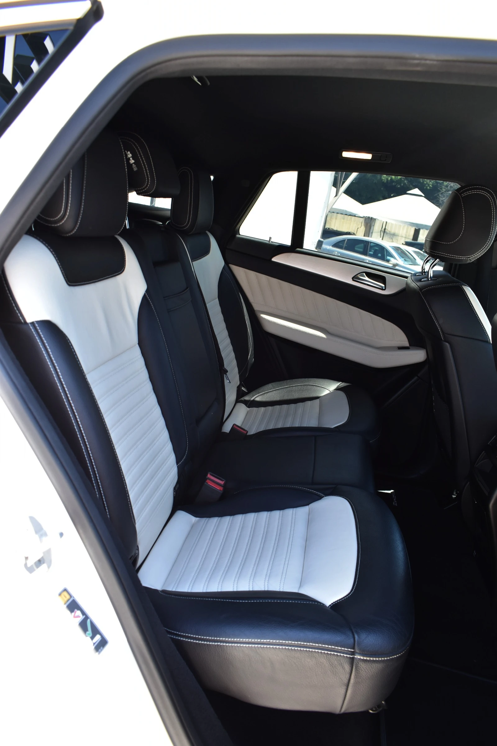 Mercedes-Benz GLE 350 AMG* DESIGNO* 360CAM* Серв ист* LINE* DISS* BRAKE*, снимка 13 - Автомобили и джипове - 54880843