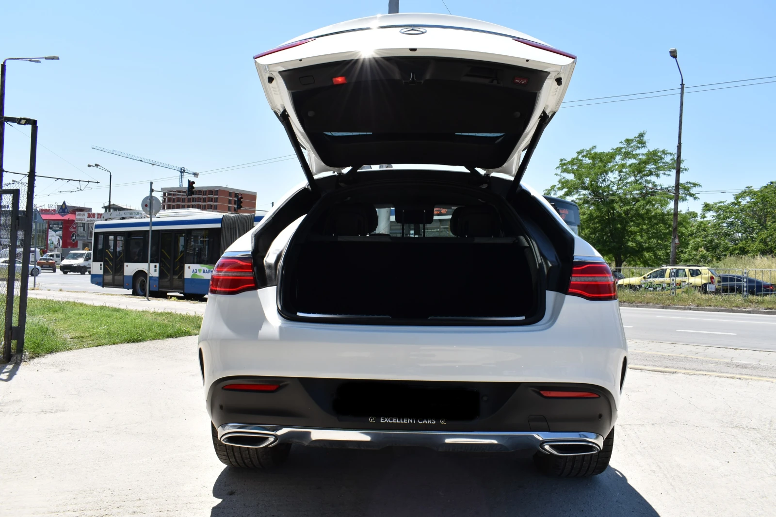 Mercedes-Benz GLE 350 AMG* DESIGNO* 360CAM* Серв ист* LINE* DISS* BRAKE*, снимка 9 - Автомобили и джипове - 54880843