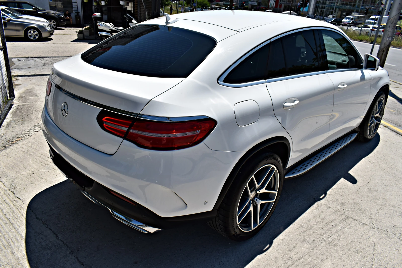 Mercedes-Benz GLE 350 AMG* DESIGNO* 360CAM* Серв ист* LINE* DISS* BRAKE*, снимка 6 - Автомобили и джипове - 54880843