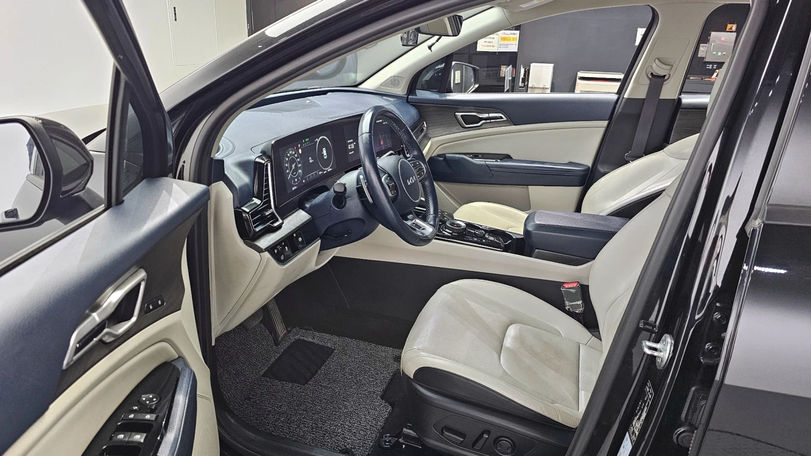 Kia Sportage 2.0 CRDi 4WD Signature Gravity | Adaptive Cruise |, снимка 9 - Автомобили и джипове - 55501472