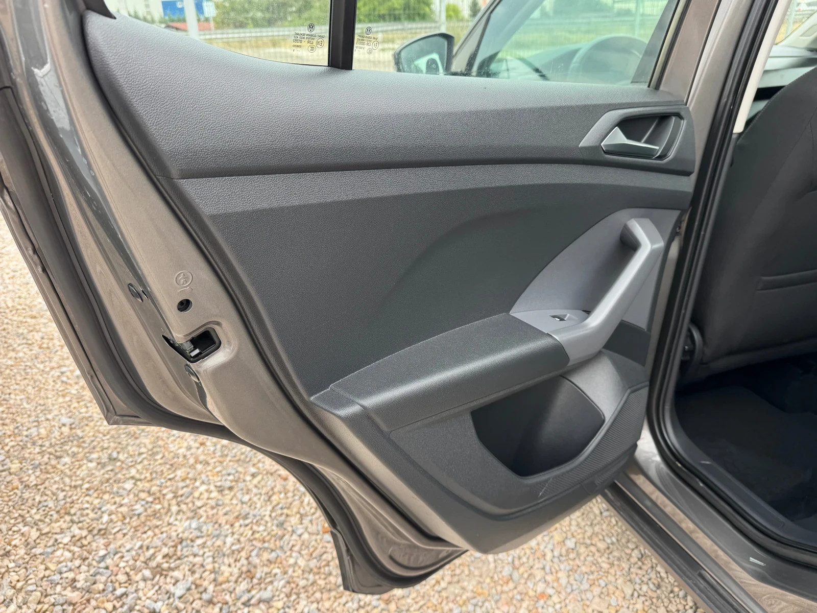 VW T-Cross 1.6TDI, снимка 7 - Автомобили и джипове - 56171269